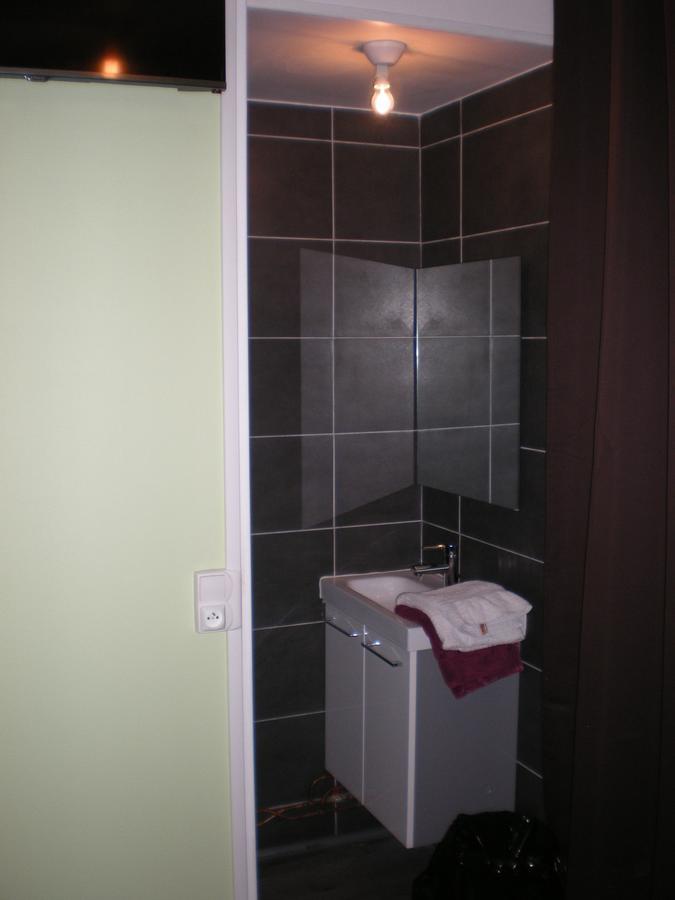 Hotel Dg Mery-sur-Oise Exterior photo